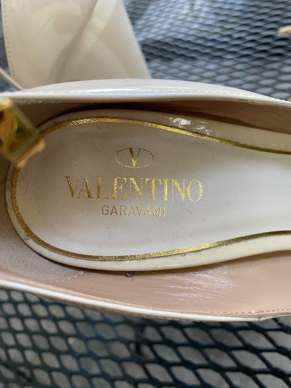 Valentino - Picture 4 of 5